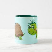 Niedliche Schildkröte-Tasse Zweifarbige Tasse (Mittel)