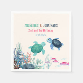 Niedliche Schildkröte unter der Meeresoberfläche Serviette