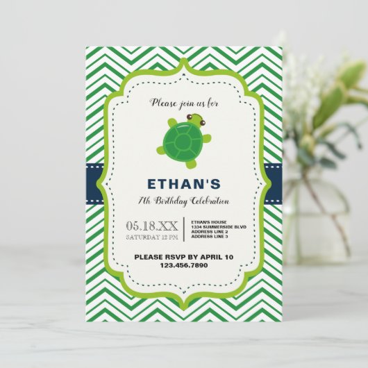NIEDLICHE Schildkrötengrün Kawaii Kinder Geburtsta Einladung (Stehend Vorderseite)