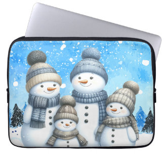 Niedliche Schneefamilie im Schnee Laptopschutzhülle