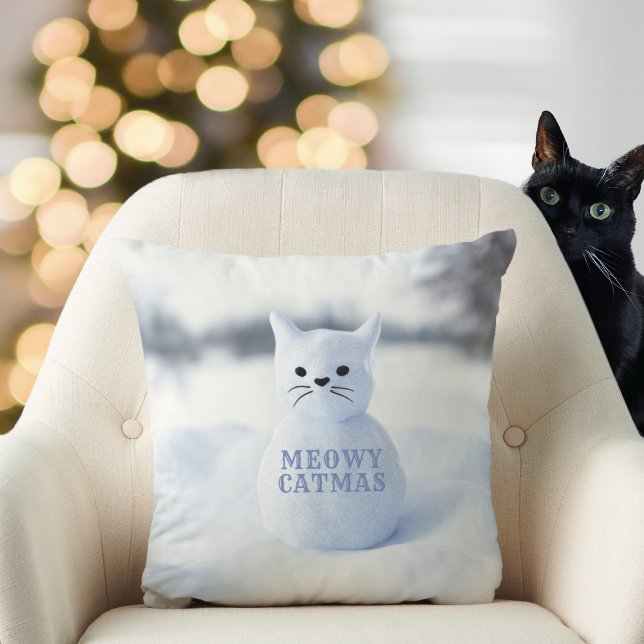 Niedliche Schneekatze Meowy Catmas Schneeflocken W Kissen (Meowy Catmas! Here's a fun & festive snow cat/winter snowflakes pillow. Your cat will love it! 😺)