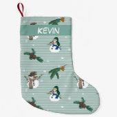 Niedliche Schneemänner. Anpassbar mit dem Namen. Kleiner Weihnachtsstrumpf (Vorderseite)