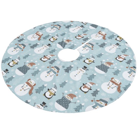 Niedliche Schneemänner und Pinguine Fleece Weihnachtsbaumdecke (Schrägansicht)