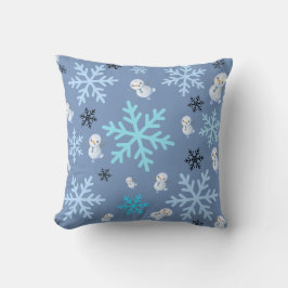 Niedliche Schneemänner und Schneeflocken in aquama Kissen