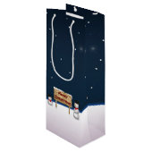 Niedliche Schneemänner wünschen frohe Weihnachten Geschenktüte Für Weinflaschen (Vorderseite Schrägansicht)