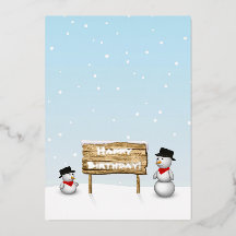 Niedliche Schneemänner wünschen viel Glück zum Geb