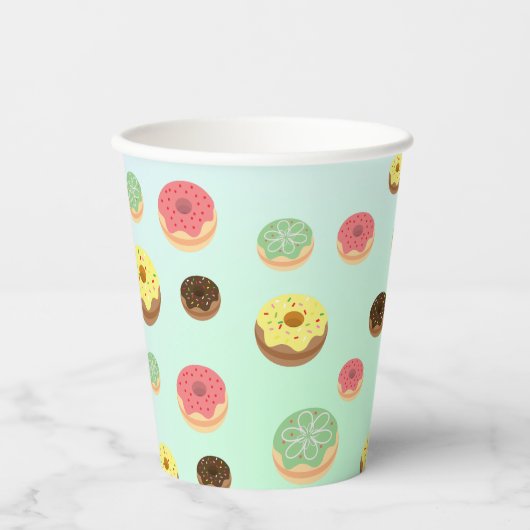 Niedliche Schokolade Erdbeeren Donuts Geburtstag Pappbecher (Vorderseite)