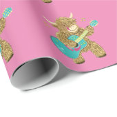 Niedliche schottische Hochlandkuh Plays Guitar    Geschenkpapier (Rolleneckpunkt)