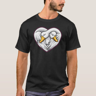 Niedliche Schwanenkulpturen Liebe Tiere T-Shirt