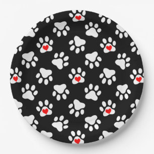 Niedliche Schwarz-Weiß-Hundepaws mit Herzmuster Pappteller