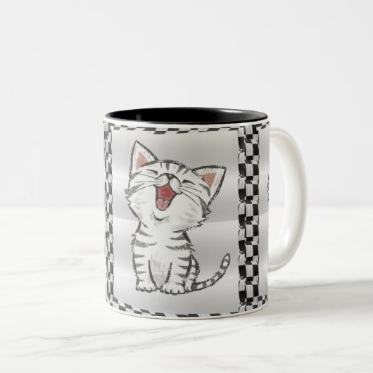 niedliche Schwarz-Weiß Katzen mit Schachbrett, Tas Zweifarbige Tasse (VorderseiteRechts)