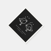 Niedliche Schwarz-Weiß-Lovebirds Doodles Hochzeit Serviette (Ecke)