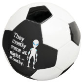 Niedliche Schwarz-weiße Alien Fußball (Dreiviertel)