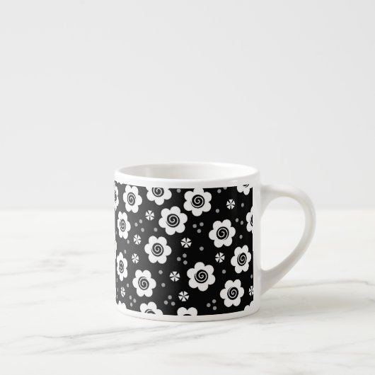 Niedliche Schwarz-weiße Blume Espresso Tasse (Rechts)