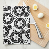 Niedliche Schwarz-weiße Blume Handtuch (Viertel Falte)