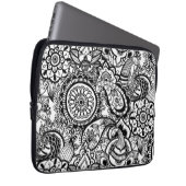 Niedliche Schwarz-weiße Blumenpfeife Laptopschutzhülle (Vorne Rechts)