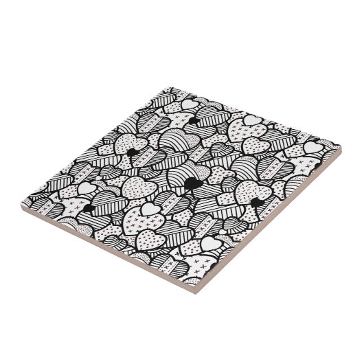 Niedliche Schwarz-weiße Herzmuster Fliese (Seite)