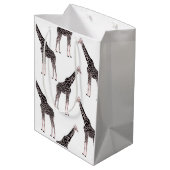 Niedliche Schwarz-weiße Rosa Giraffe Mittlere Geschenktüte (Rückseite Schrägansicht)