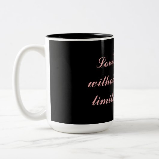 Niedliche schwarze Blume, Liebe ein Zitat Zweifarbige Tasse (Links)