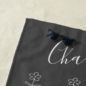 Niedliche Schwarze Flora Kunstschnur Personalisier Strandtuch (Beispiel)