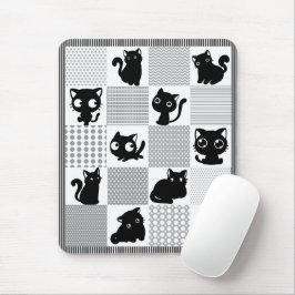 Niedliche schwarze Kätzchen mit grauen und weißen  Mousepad