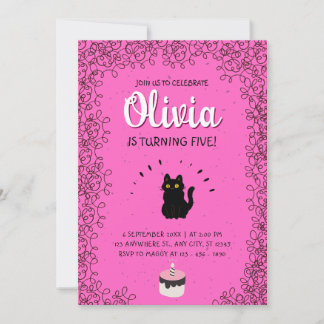 Niedliche Schwarze Katze bei der Feier zum rosa Pa Einladung