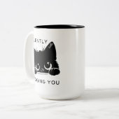Niedliche schwarze Katze, die dich Personalisiert  Zweifarbige Tasse (Vorderseite Links)