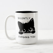 Niedliche schwarze Katze, die dich Personalisiert  Zweifarbige Tasse (Links)