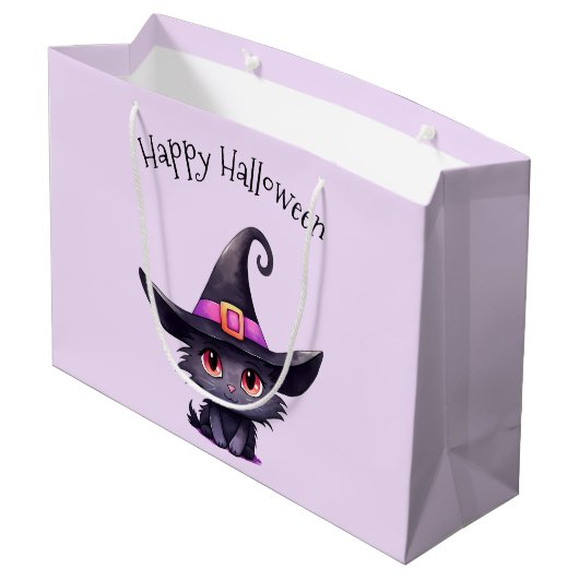 Niedliche Schwarze Katze, die ein Hexenhutehl träg Große Geschenktüte (Rückseite Schrägansicht)