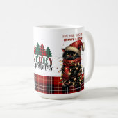 Niedliche schwarze Katze in Weihnachtsbeleuchtung Kaffeetasse (VorderseiteRechts)