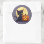 Niedliche schwarze Katze mit glühender Kürbis Runder Aufkleber (Tasche)