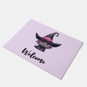 Niedliche schwarze Katze mit Hexenhut als Begrüßun Fußmatte (Schrägansicht)