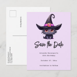 Niedliche schwarze Katze mit Hexenhut Ankündigungspostkarte