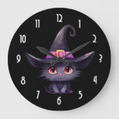 Niedliche schwarze Katze mit Hexenhut Große Wanduhr (Vorderseite)