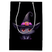 Niedliche schwarze Katze mit Hexenhut Mittlere Geschenktüte (Rückseite)