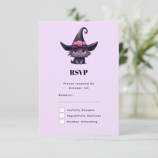 Niedliche schwarze Katze mit Hexenhut RSVP Karte (Stehend Vorderseite)