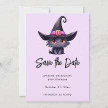 Niedliche schwarze Katze mit Hexenhut