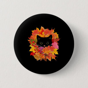 Niedliche Schwarze Katze Pile von Blätter Herbst H Button