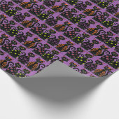 Niedliche Schwarze Katzen Lila Halloween-Muster Geschenkpapier (Ecke)