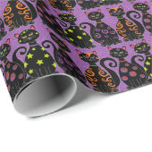 Niedliche Schwarze Katzen Lila Halloween-Muster Geschenkpapier (Rolleneckpunkt)