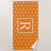 Niedliche Schwarze Polka Dots Orange Monogram Init Strandtuch (Vorderseite)