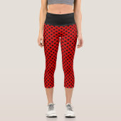 Niedliche schwarze Polka Punkte auf Rot Capri Leggings (Vorderseite)