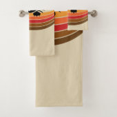 Niedliche Schwarzkatze mit Retrostreifen Badhandtuch Set (Insitu)