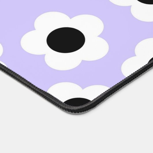 Niedliche Schwarzweiß-Blume mit blauem Hintergrund Schreibtischunterlage (Ecke)