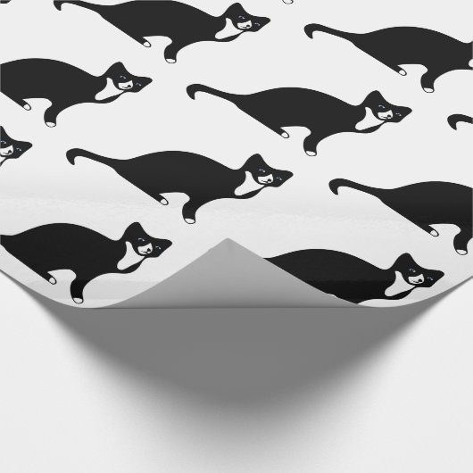 Niedliche Schwarzweiss-Snowshoe-Katze Geschenkpapier (Ecke)