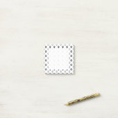 Niedliche Schwarzweiss-Tatze druckt Muster Post-it Klebezettel (Auf Schreibtisch)