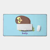 Niedliche, seltsame, lustige Uhu-Cartoon-Illustrat Schreibtischunterlage (Tastatur & Maus)