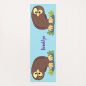 Niedliche, seltsame, lustige Uhu-Cartoon-Illustrat Yogamatte (Rückseite)