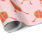 Niedliche Sinterklaas-Mijters auf hellrosa Geschenkpapier (Rolleneckpunkt)