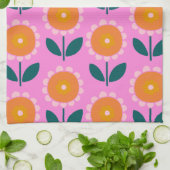 Niedliche skandinavische Blume in Rosa und Orange Geschirrtuch (Gefaltet)